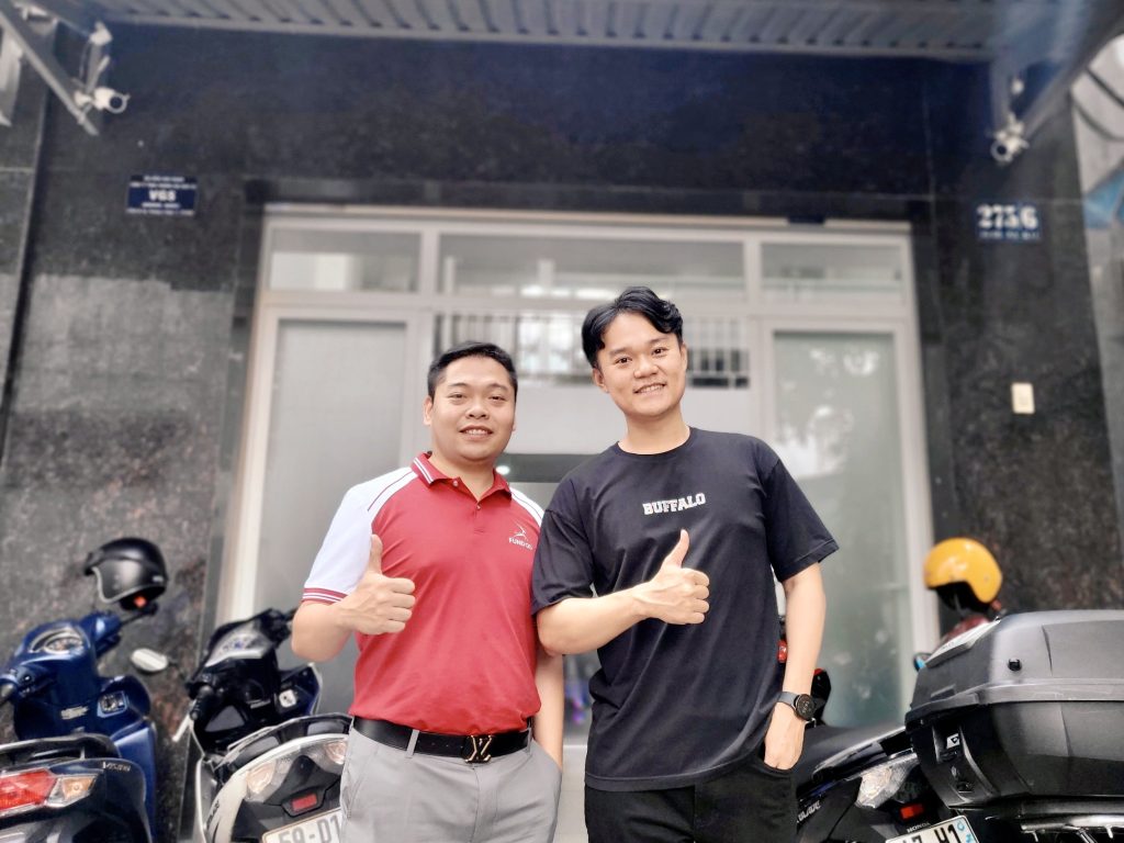 Ông Đinh Cẩm Phong - Giám đốc vận hành VGames chào mừng đại diện của FUNDGO